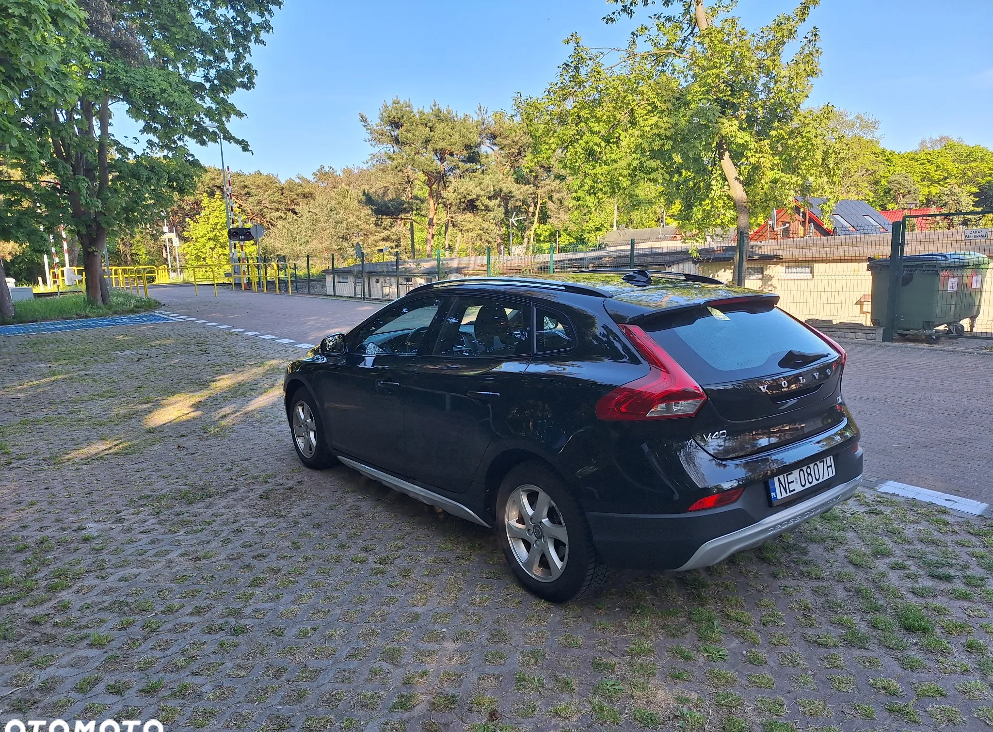 Volvo V40 cena 56900 przebieg: 132000, rok produkcji 2016 z Gdynia małe 254